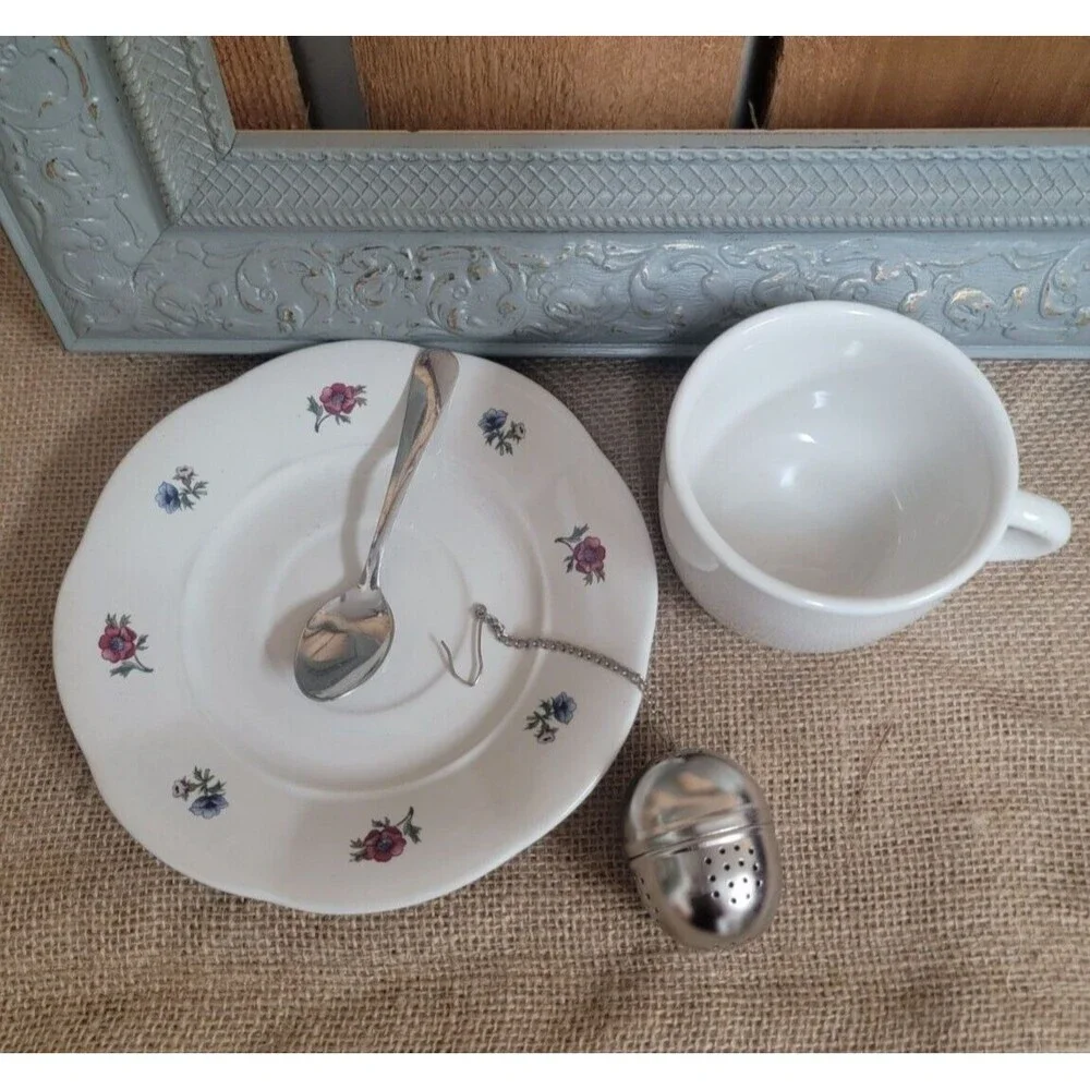 Unique Porcelain Tea Cup & Saucer Gift Set Strainer Spoon